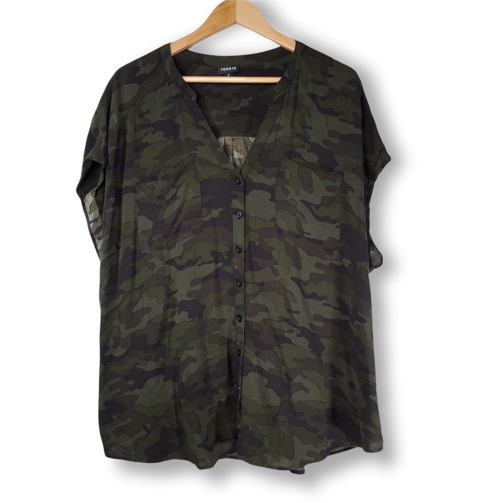 Torrid Camo Dolan Challis Shirt Army Camouflage Print Top Size 2